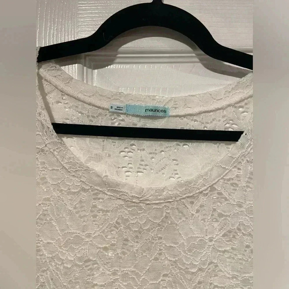 Maurice’s White Lace Stretch Short Sleeve Tree Sheer Pullover Scoop Neck Size S - Picture 9 of 9
